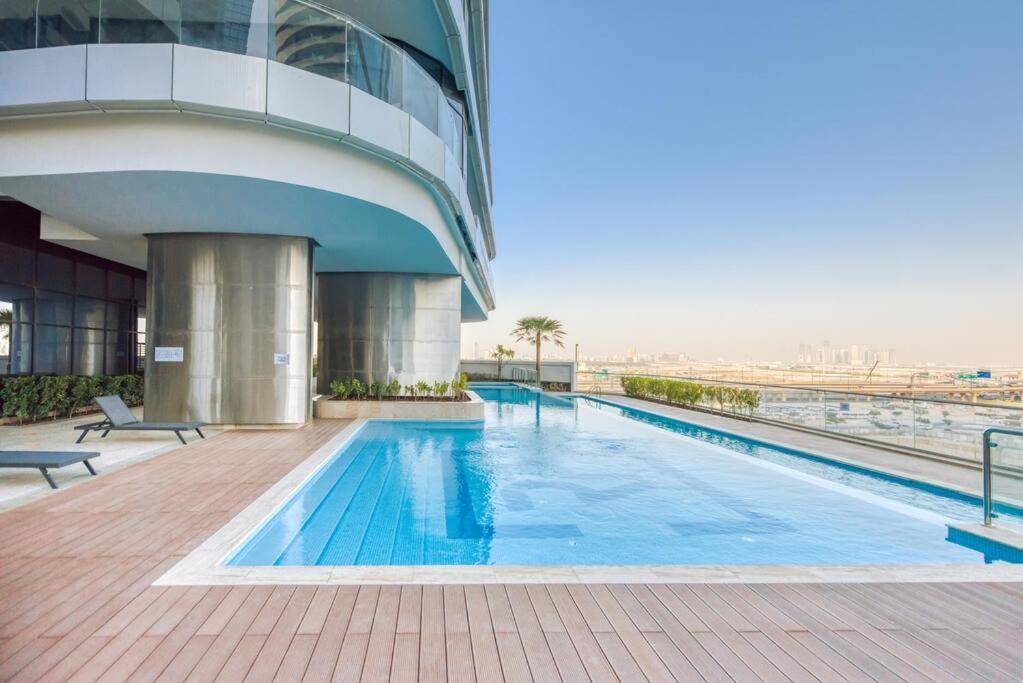 Rh - Beautiful Furnished, Spacious 01 Bedroom Walk To Mall