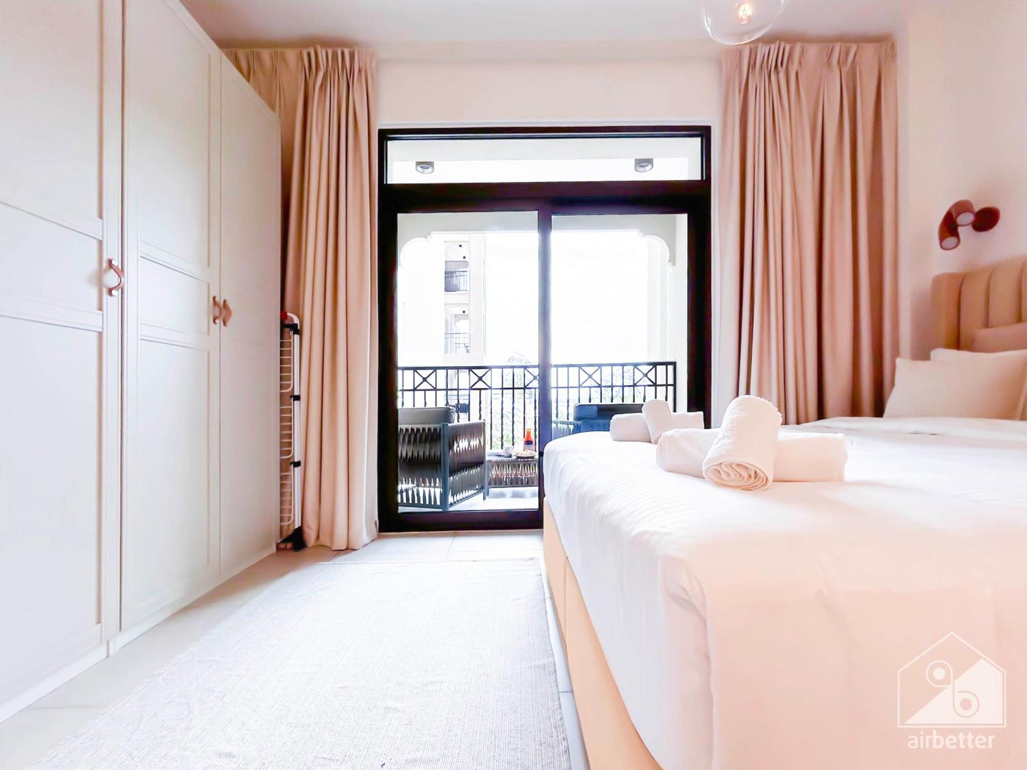 Apartment Cozy 1b Escape With Stunning Balcony Views Dubai