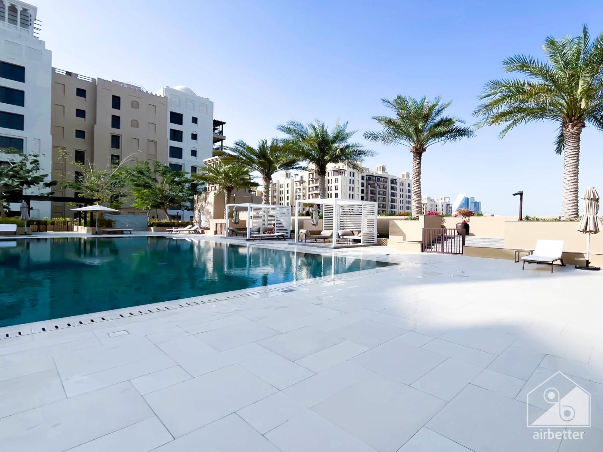 Apartment Cozy 1b Escape With Stunning Balcony Views Dubai
