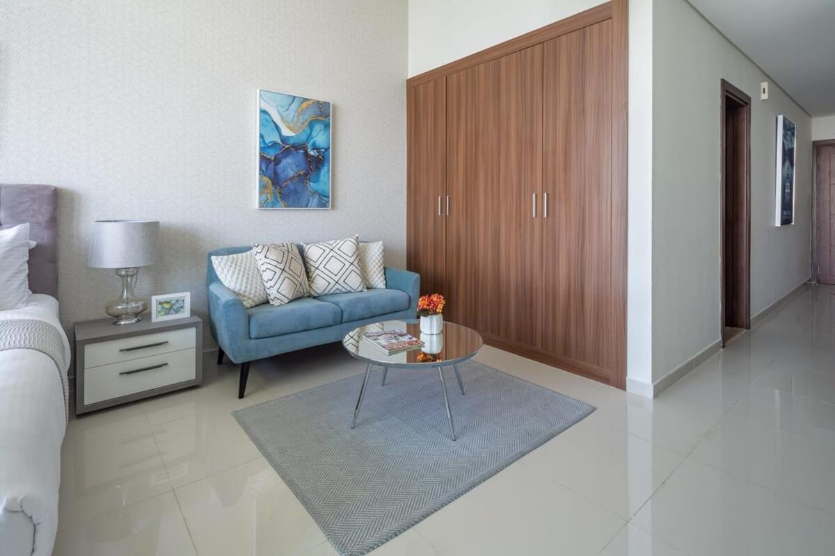 Frank Porter - Damac Hills Jasmine