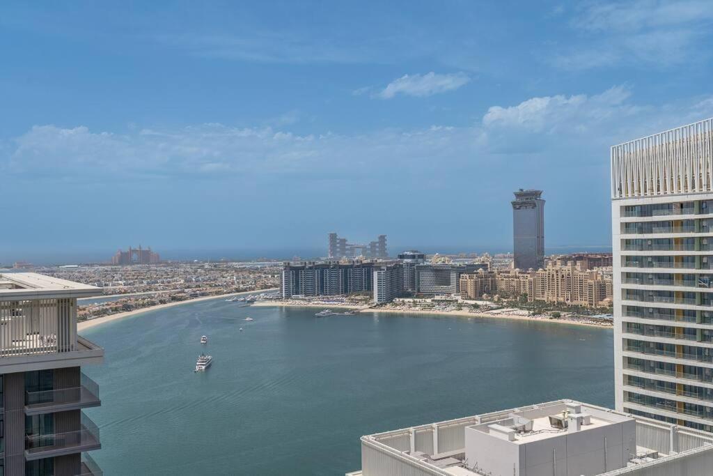 Czechin * Brand New * Beachfront * Palm View * High Floor Apartment