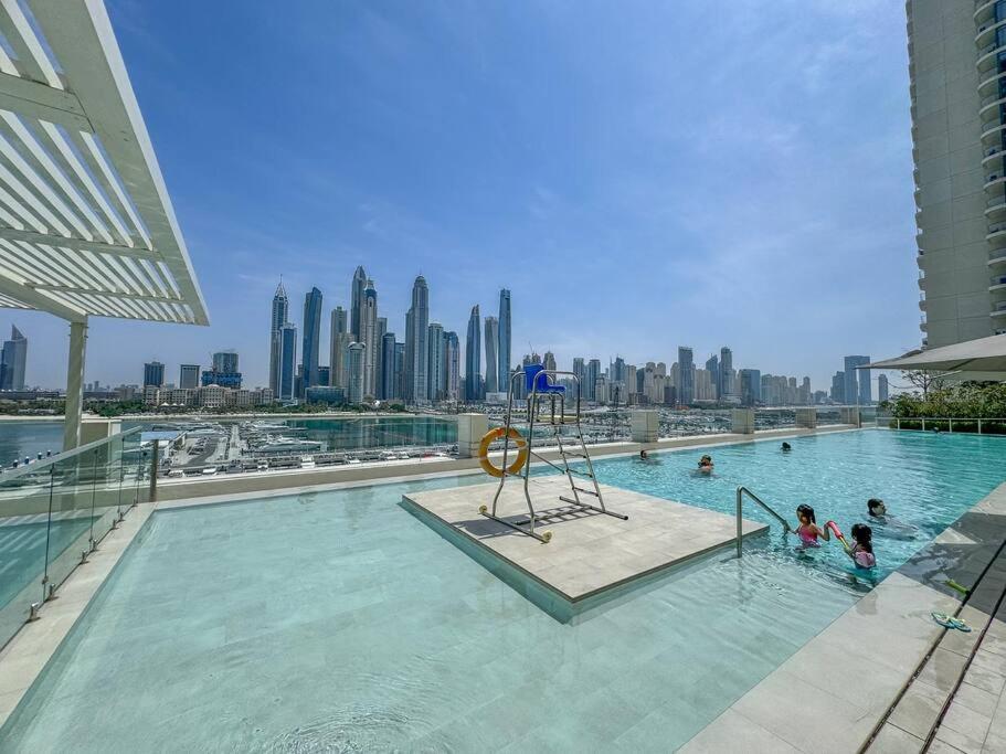 Czechin * Brand New * Beachfront * Palm View * High Floor *