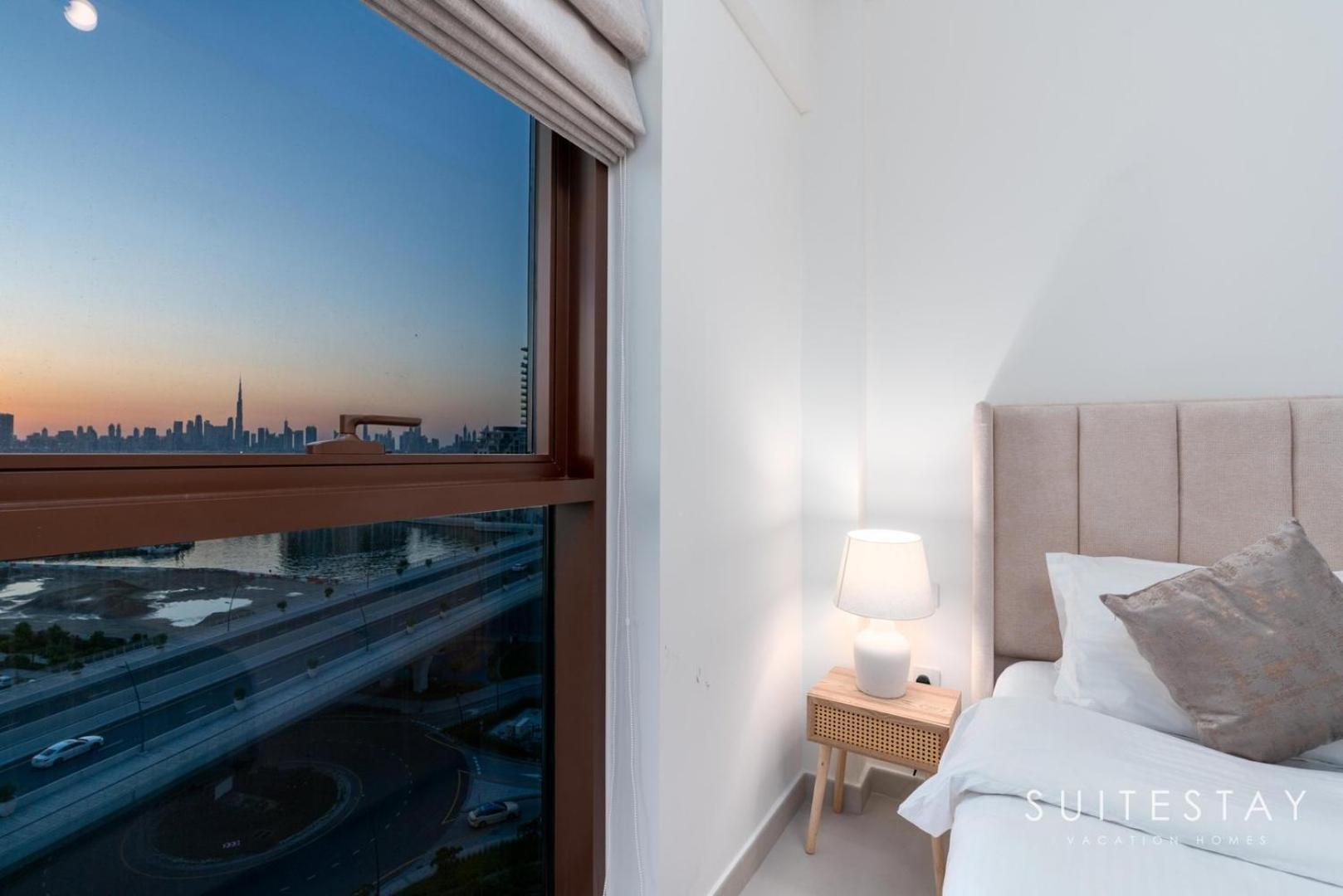 Burj Khalifa And Creek Skyline Apartment