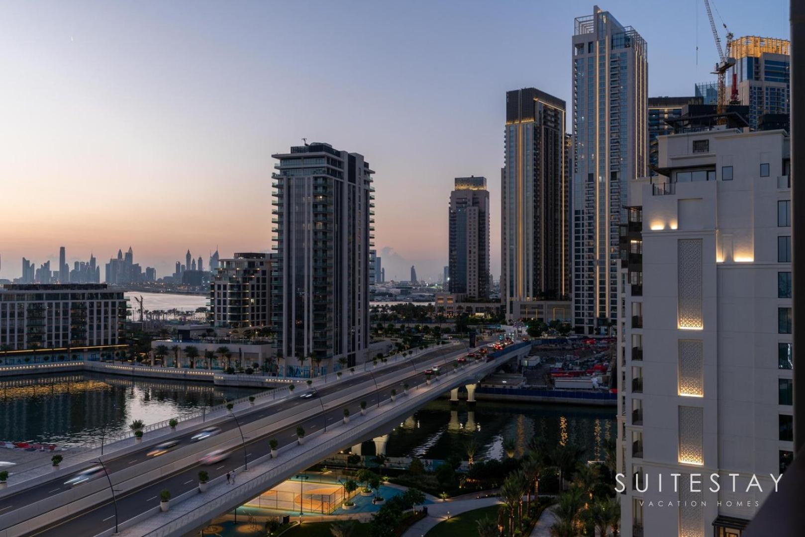Apartment Burj Khalifa And Creek Skyline Dubai