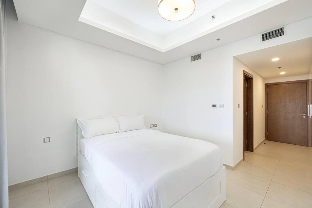 Apartment First Class 2br Expansive Balcony Oasis *