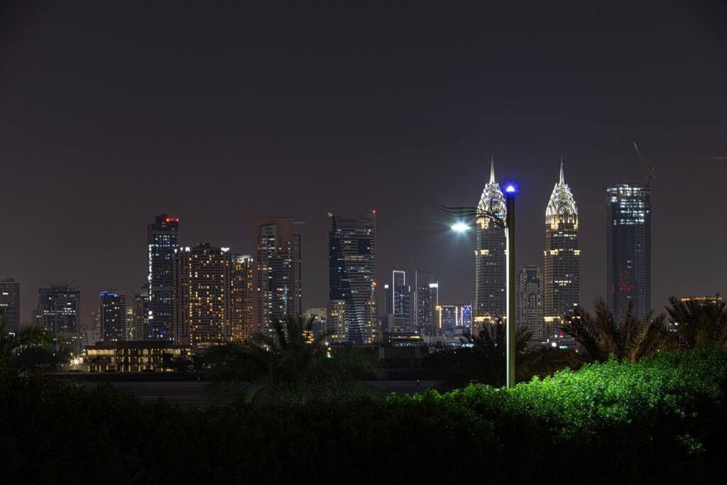 First Class 2br Expansive Balcony Oasis Apartment Dubai