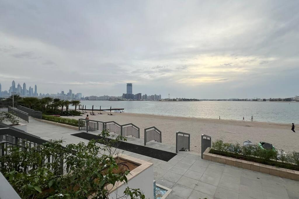 Apartment First Class 2br Expansive Balcony Oasis Dubai