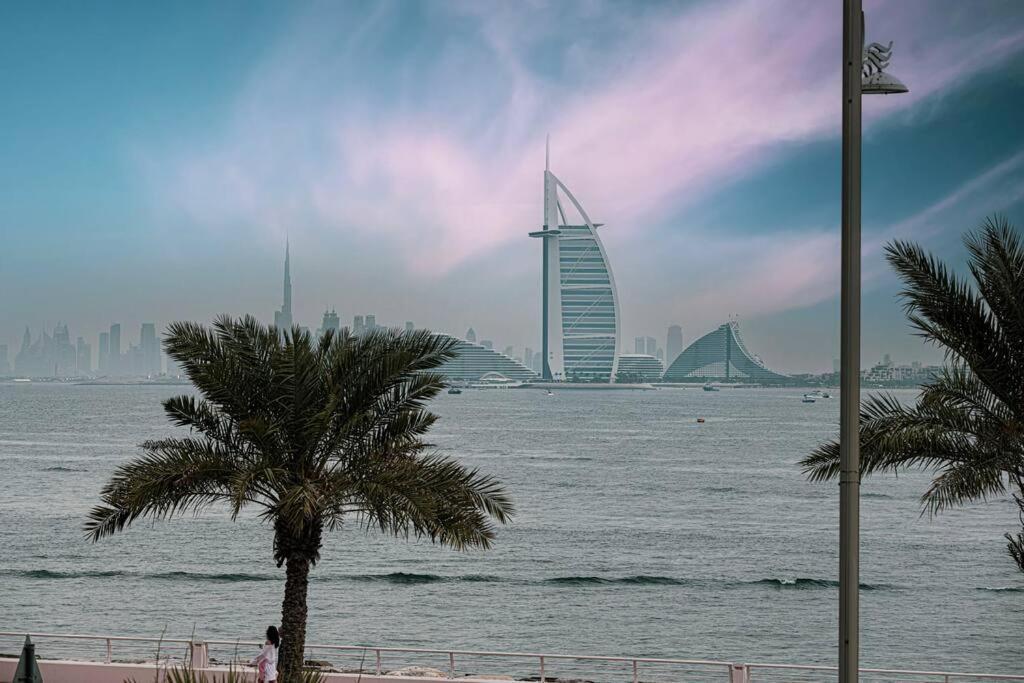 First Class 2br Expansive Balcony Oasis * Dubai