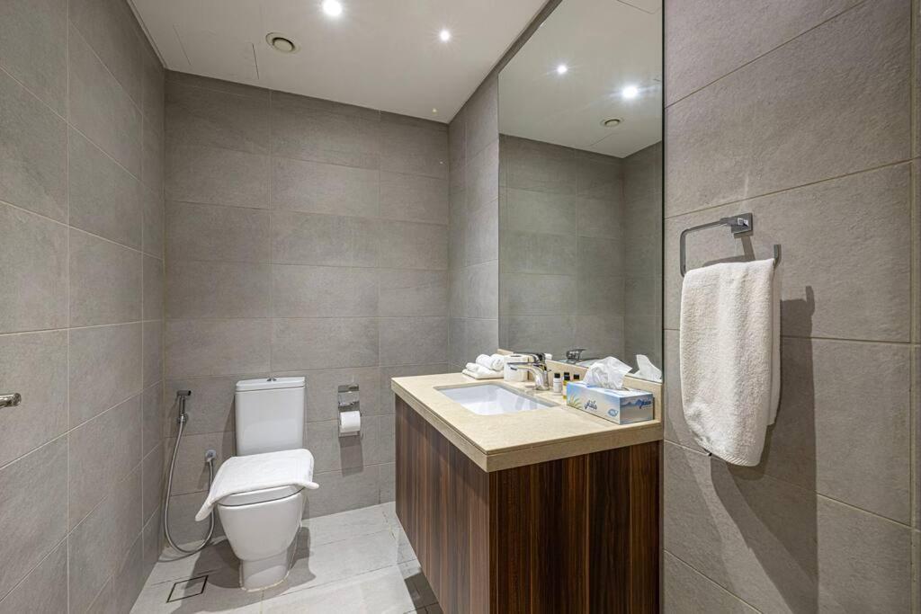 Apartment First Class 2br Expansive Balcony Oasis *
