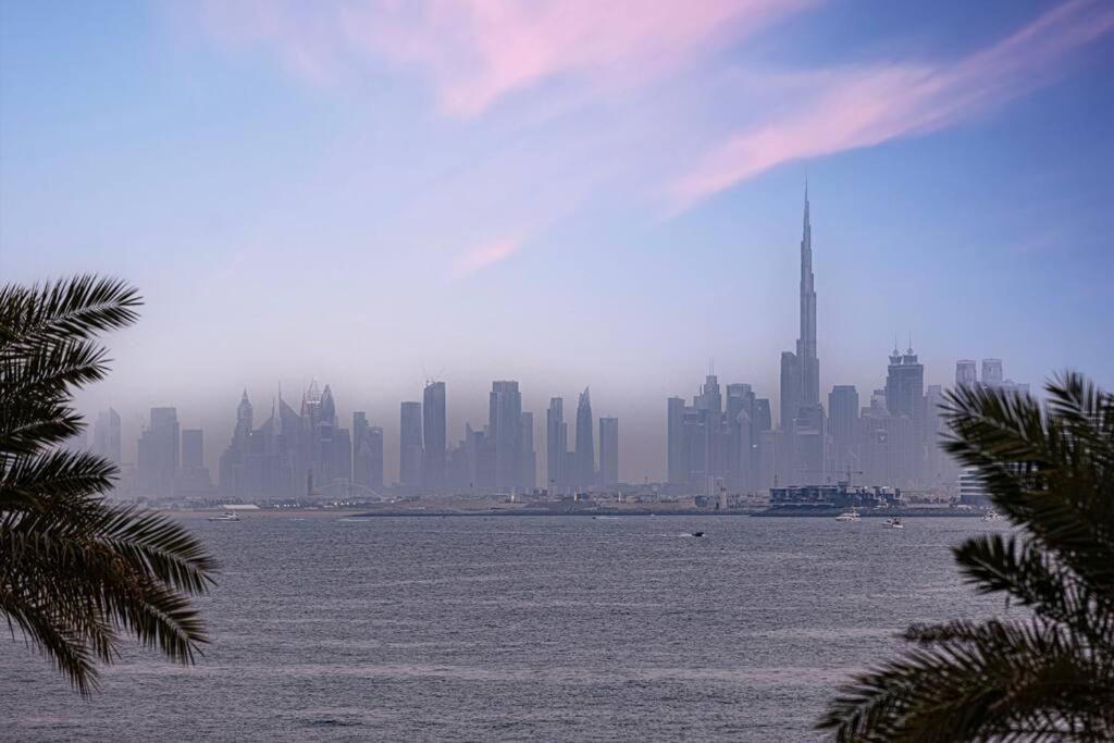 Apartment First Class 2br Expansive Balcony Oasis Dubai