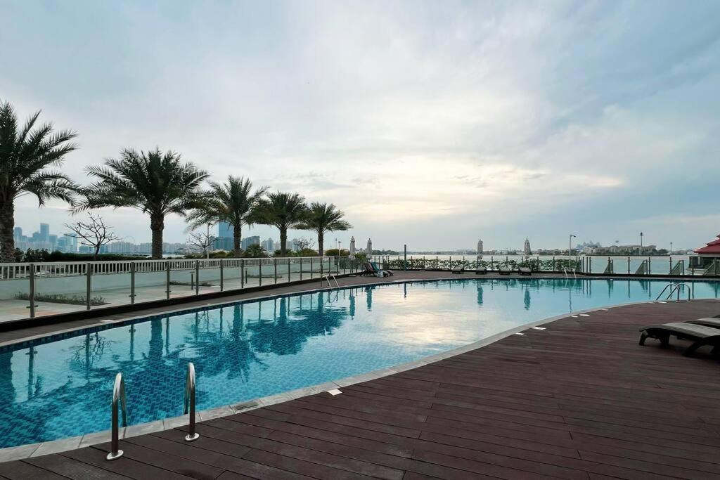 Apartment First Class 2br Expansive Balcony Oasis