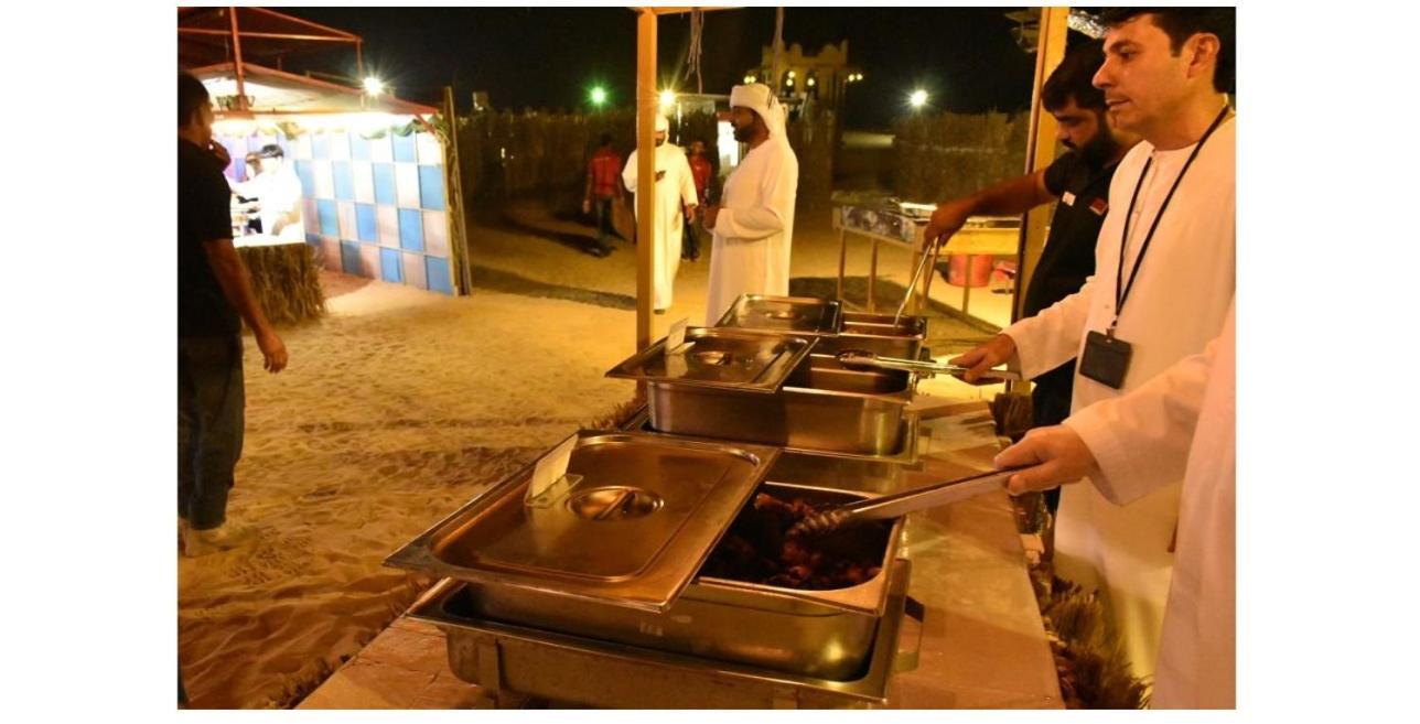 For Stays, Event Parties, Holidays With Foods And Entertainments