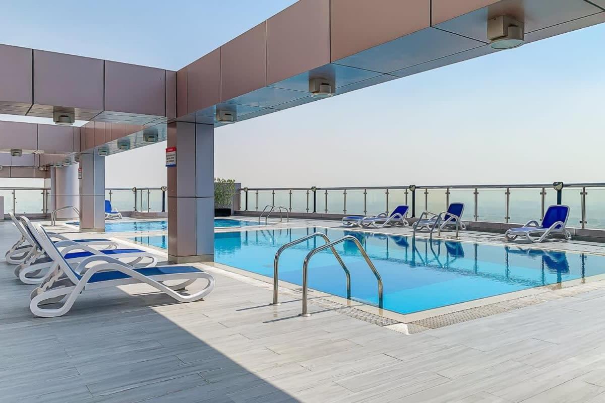 Frank Porter - V3 Tower Apartment Dubai