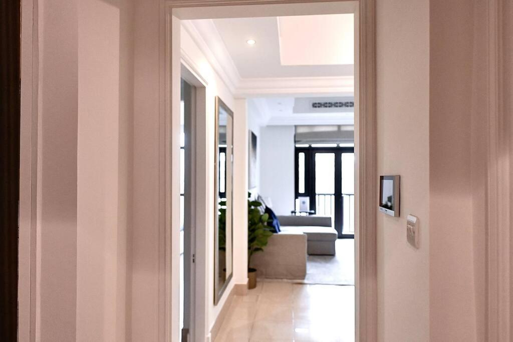 Lux Souk Al Bahar Downtown 1 Bedroom Flat - Steps To Mall