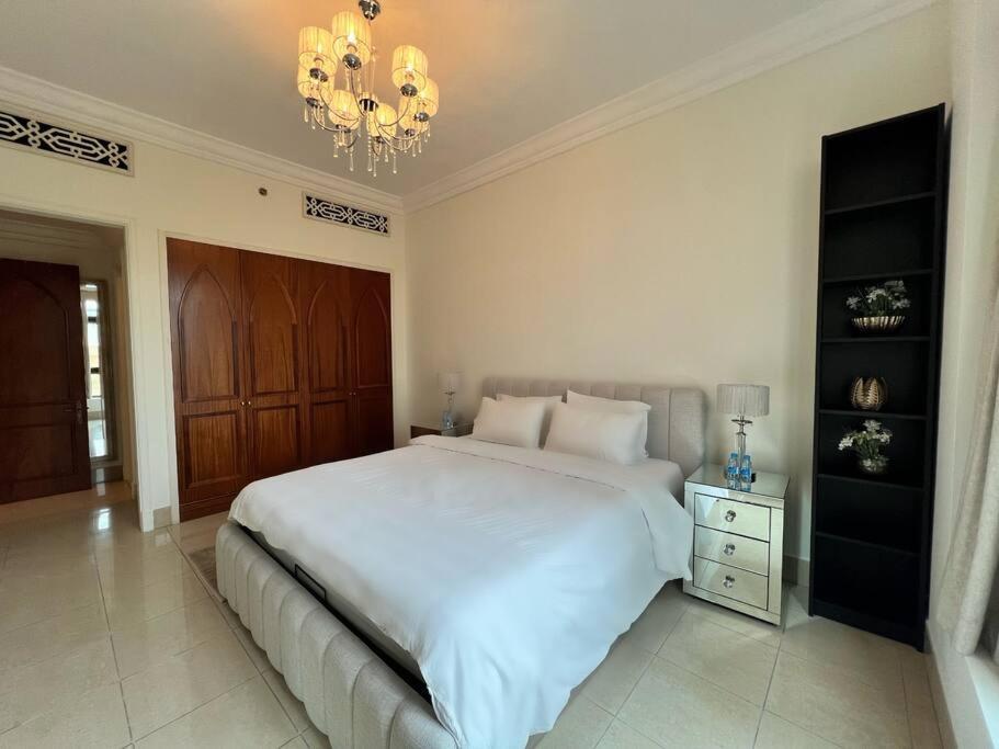 Apartamento Lux Souk Al Bahar Downtown 1 Bedroom Flat - Steps To Mall Dubai