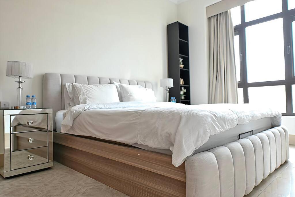 Apartamento Lux Souk Al Bahar Downtown 1 Bedroom Flat - Steps To Mall