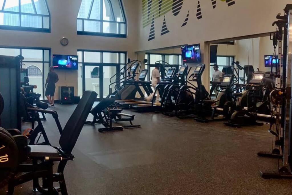 Lux Souk Al Bahar Downtown 1 Bedroom Flat - Steps To Mall Apartamento *