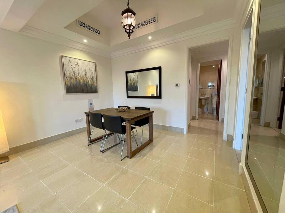 Lux Souk Al Bahar Downtown 1 Bedroom Flat - Steps To Mall