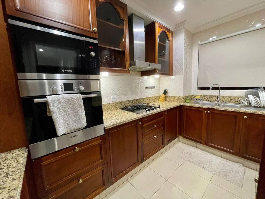 Lux Souk Al Bahar Downtown 1 Bedroom Flat - Steps To Mall