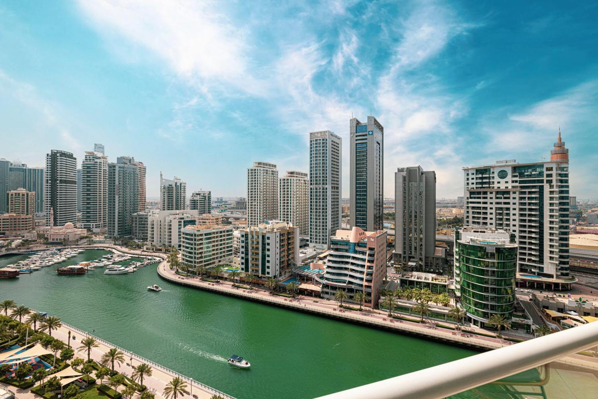 Apartment Luxury 1br At Marina: Stunning Marina Views, Pool & Gym