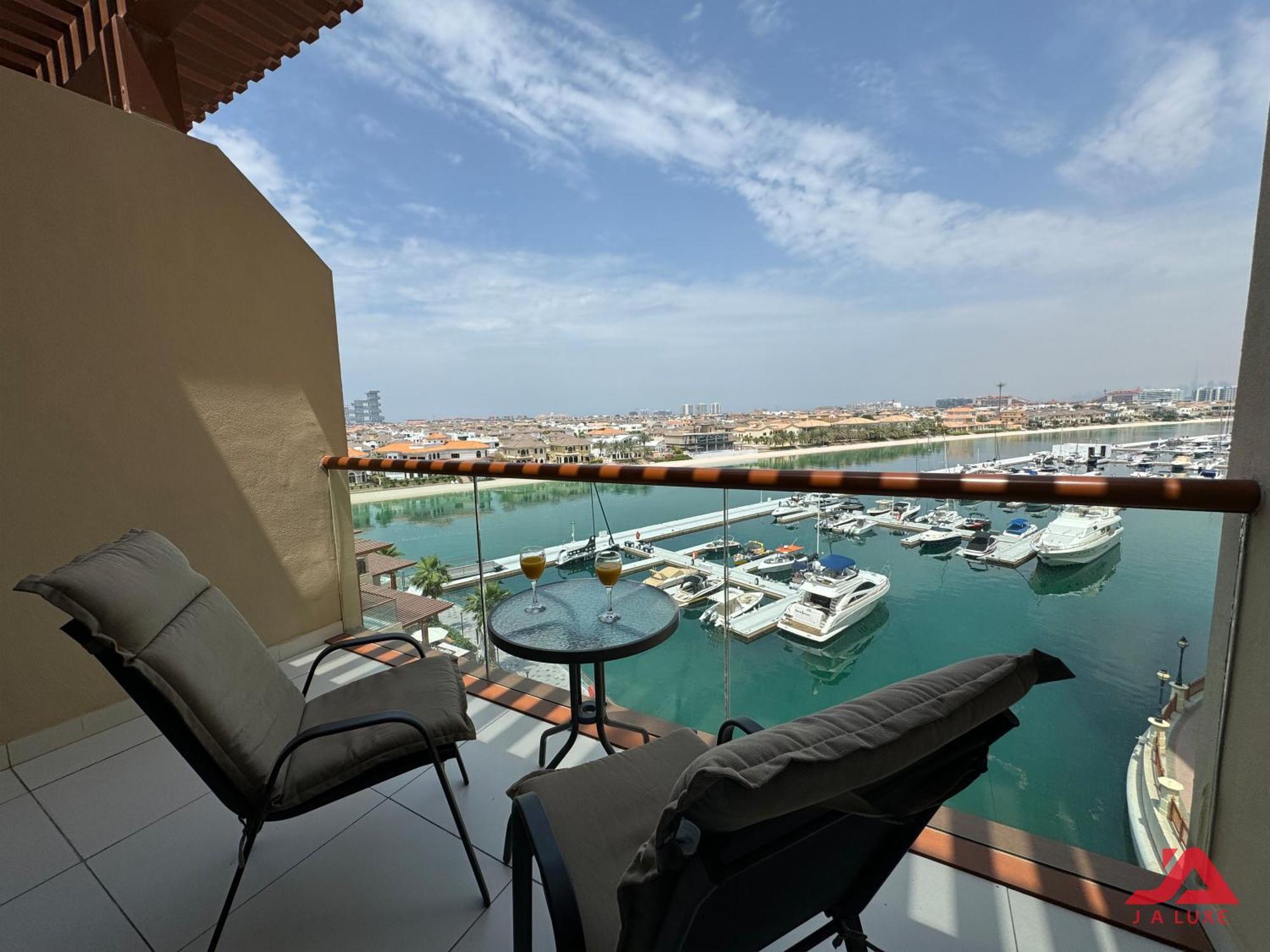 Unique At Of Yachts With Panoramic Sea View Of Burj Khalifa, Alarab & Atalntis In Palm Jumeirah Daire