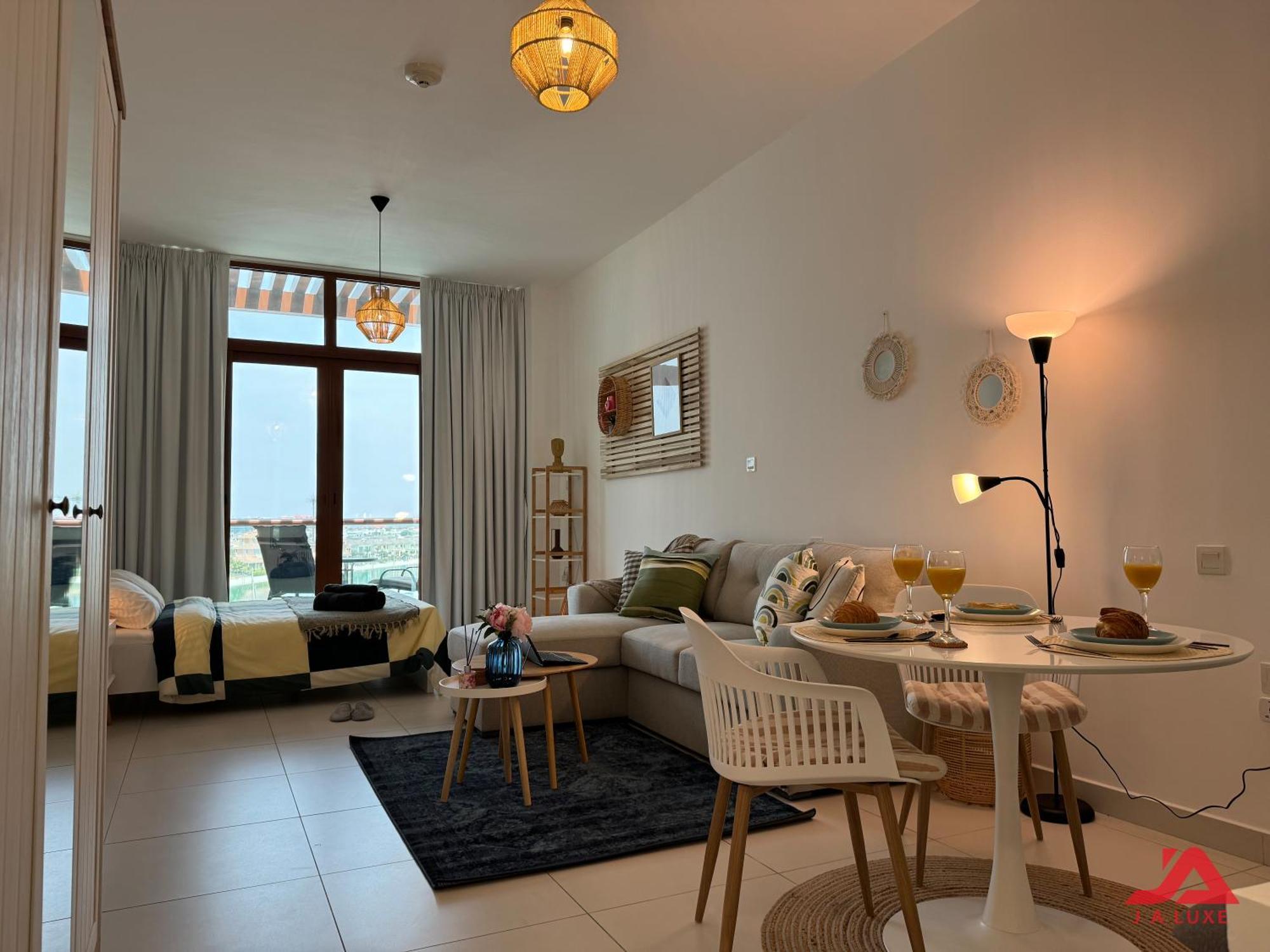 Daire Unique At Of Yachts With Panoramic Sea View Of Burj Khalifa, Alarab & Atalntis In Palm Jumeirah *