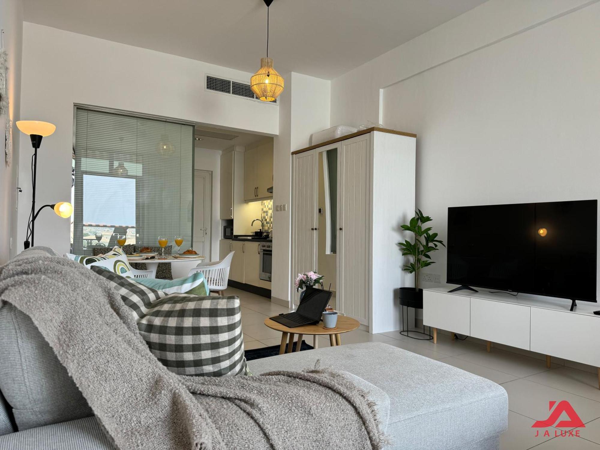 Daire Unique At Of Yachts With Panoramic Sea View Of Burj Khalifa, Alarab & Atalntis In Palm Jumeirah Dubai