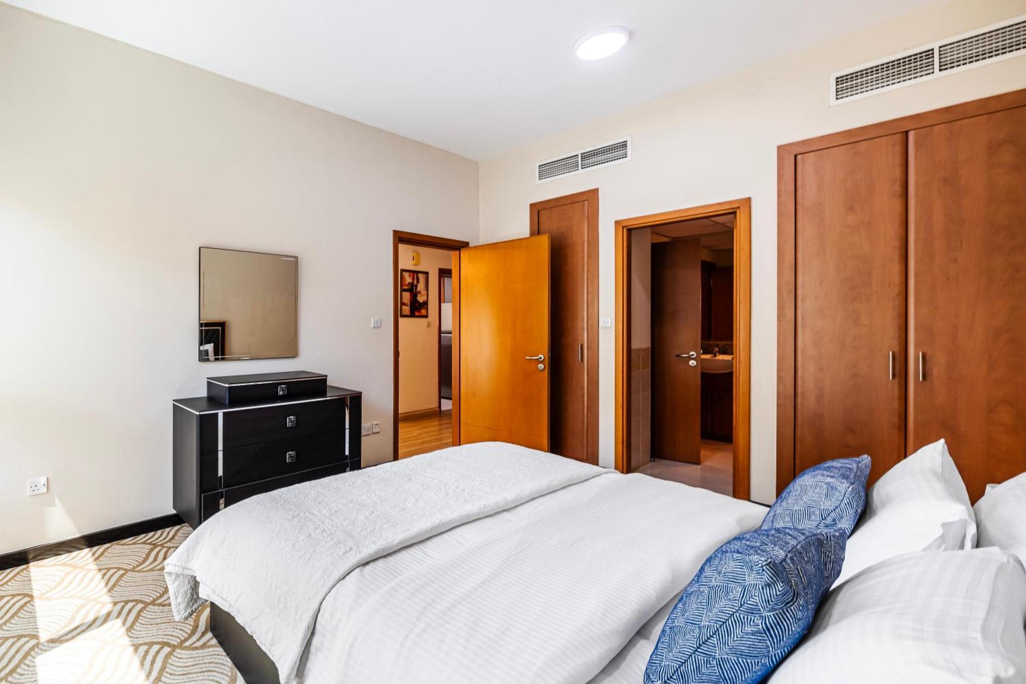 Apartment Renovated 1 Bed Al Alka 1 In The Greens Dubai