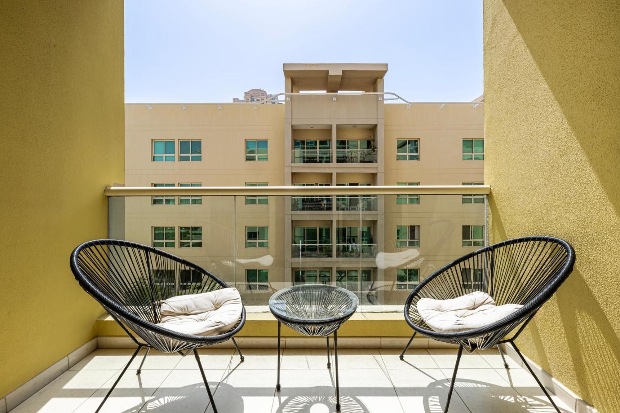 Renovated 1 Bed Al Alka 1 In The Greens Dubai