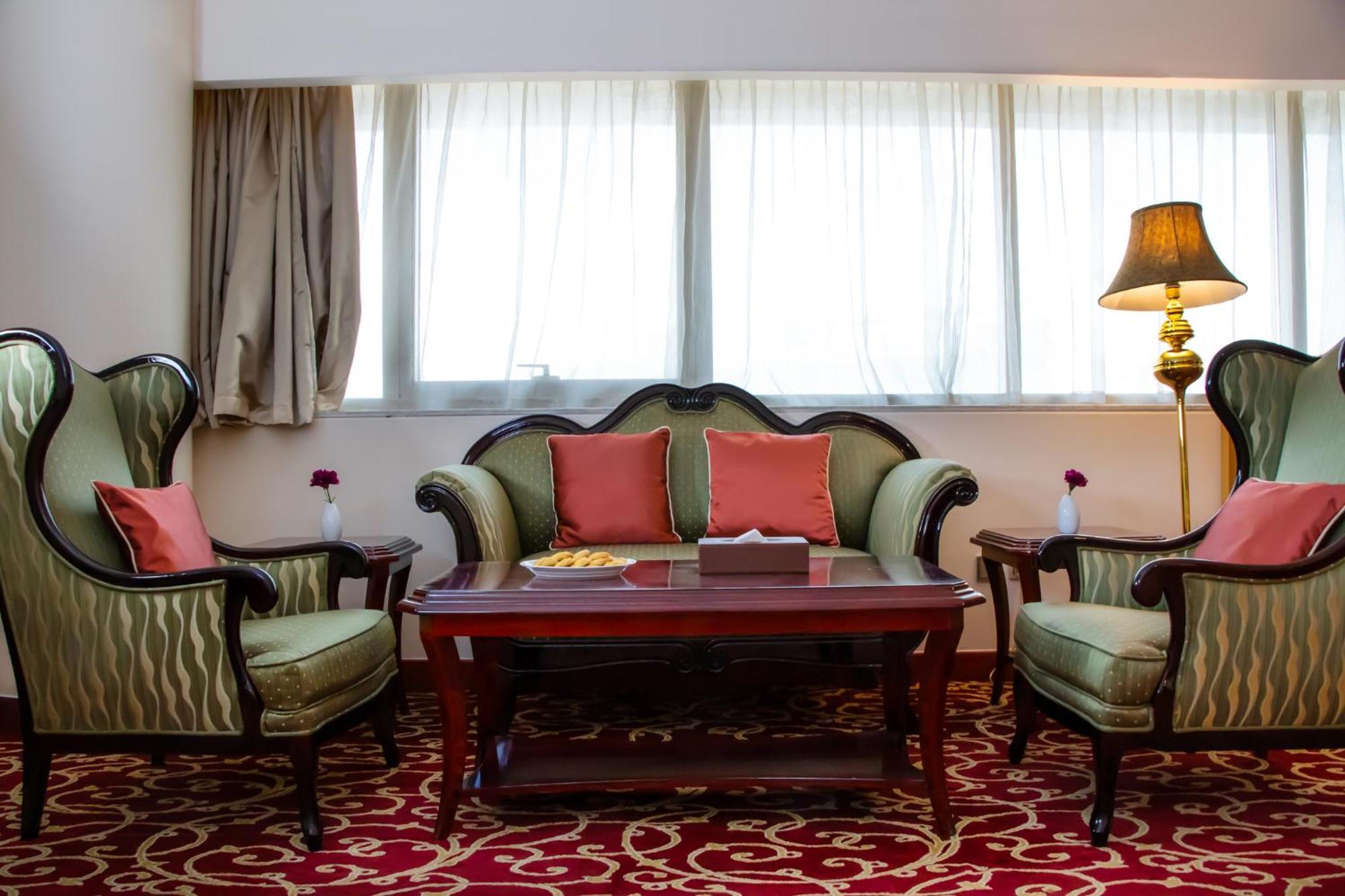 Grand By Fortune, Airport