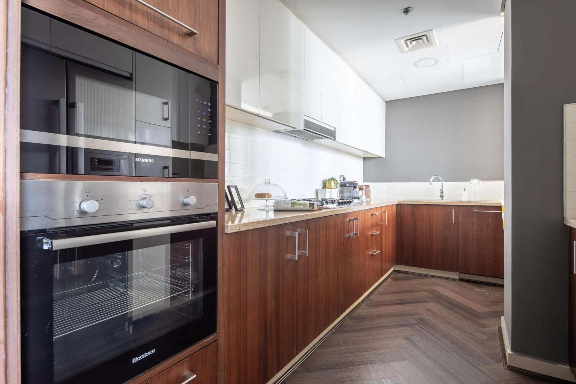 Apartment Frank Porter - Burj Vista Dubai