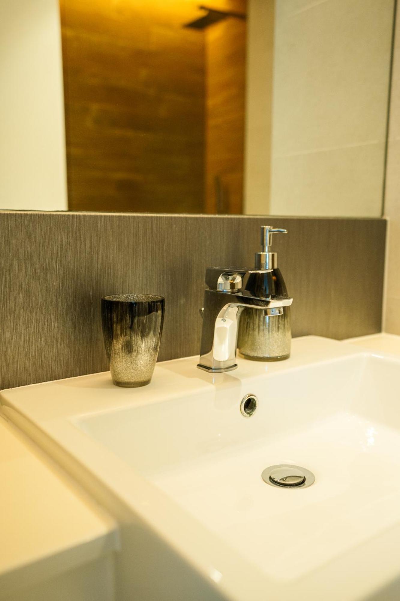 Apartment Nasma Luxury - Gorgeous Waterfront With Incredible Sea Views Dubai