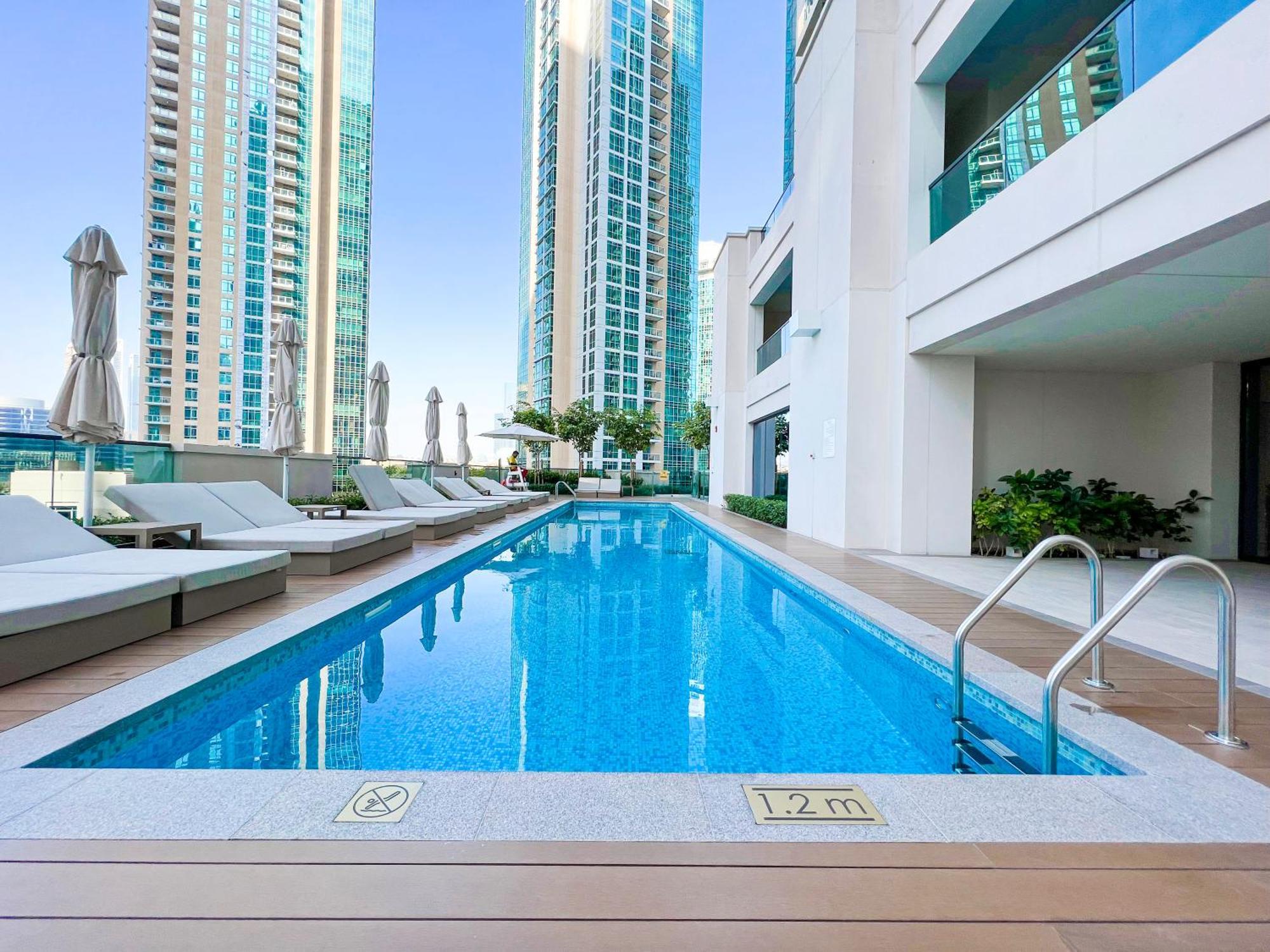 Downtown Luxury - Stunning Burj Khalifa View - 5 Minutes Walk To Mall