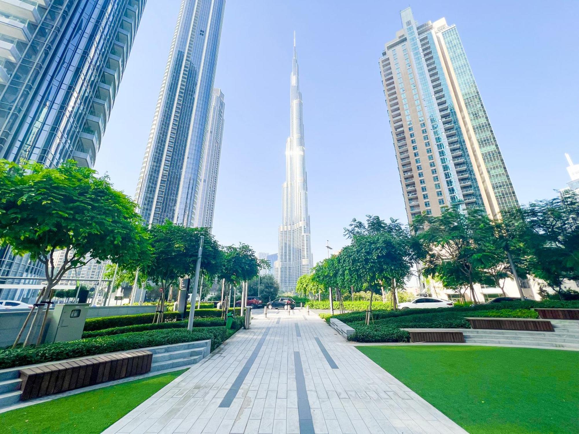 Downtown Luxury - Stunning Burj Khalifa View - 5 Minutes Walk To Mall Dubai