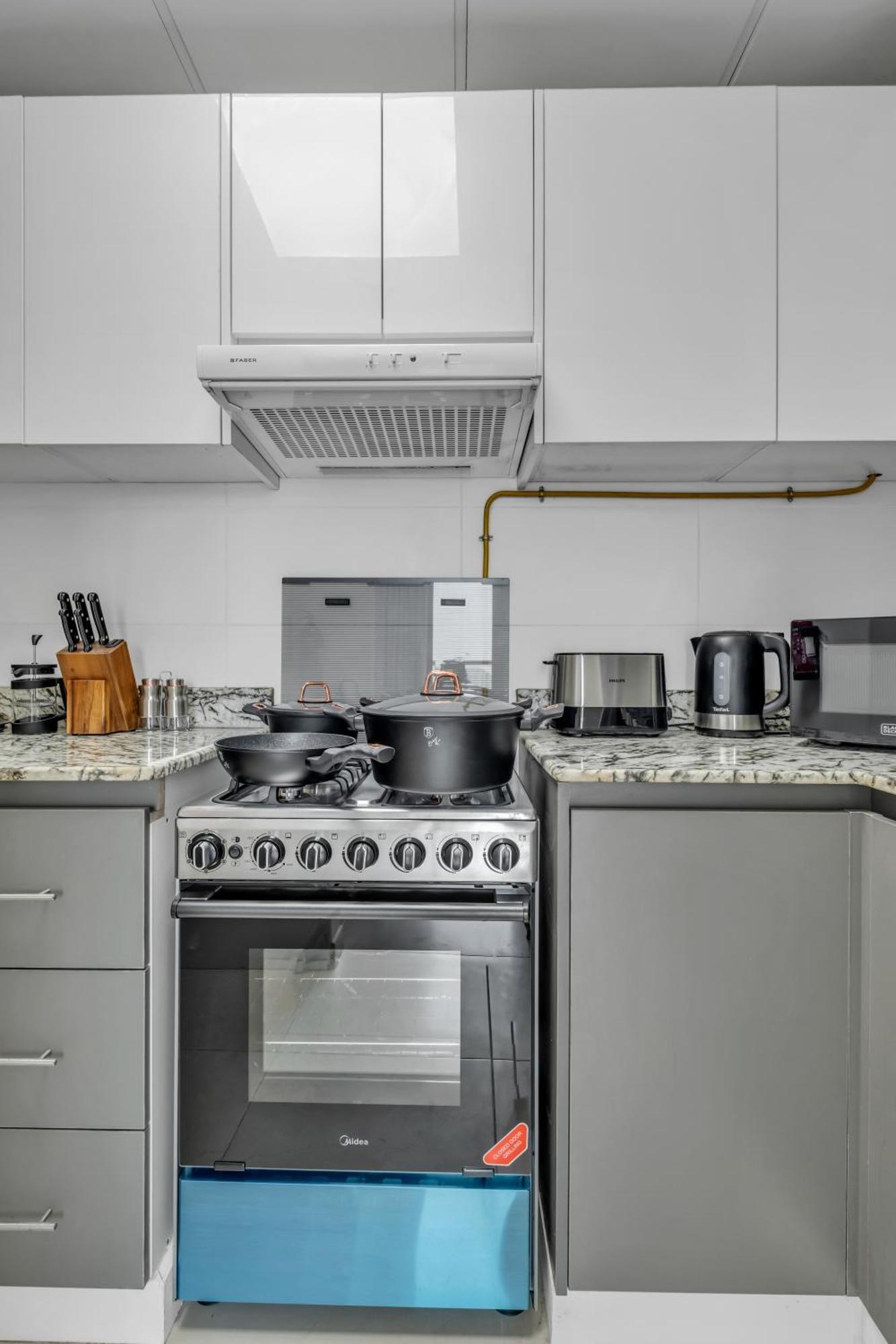 Apartment Stylish 2br For 6 With King Beds, Pool, Gym In Jvc