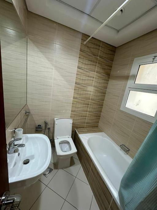 Apartment One Private Bathroom Tub Gym Free Parking