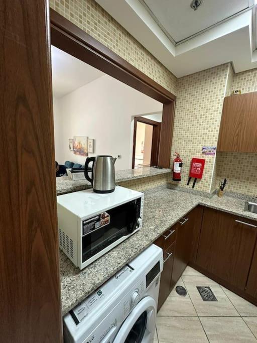 Apartment One Private Bathroom Tub Gym Free Parking *