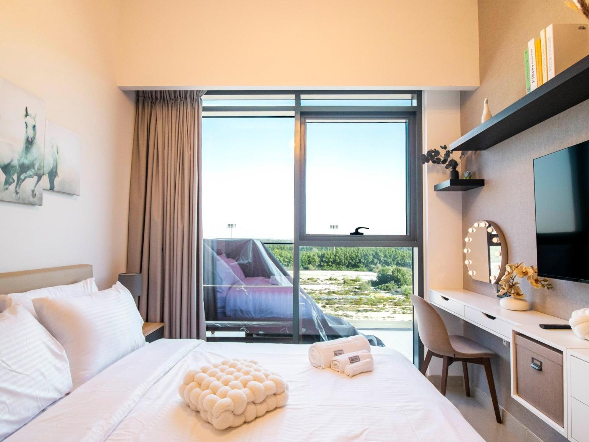 Daire Luxury 1-bedroom Hideaway In Meydan Dubai