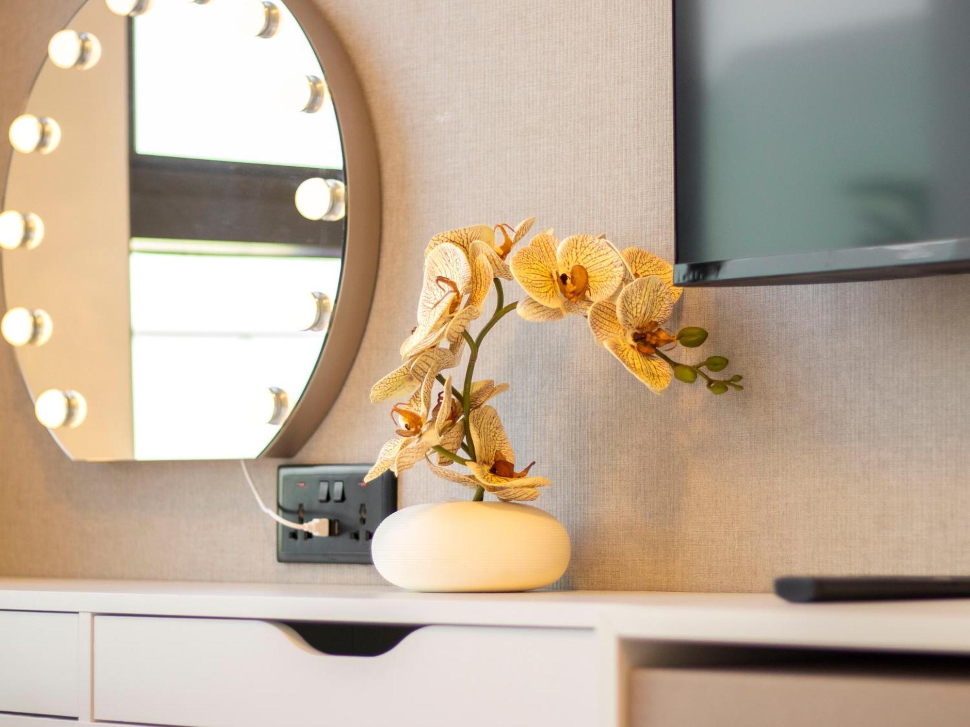 Daire Luxury 1-bedroom Hideaway In Meydan