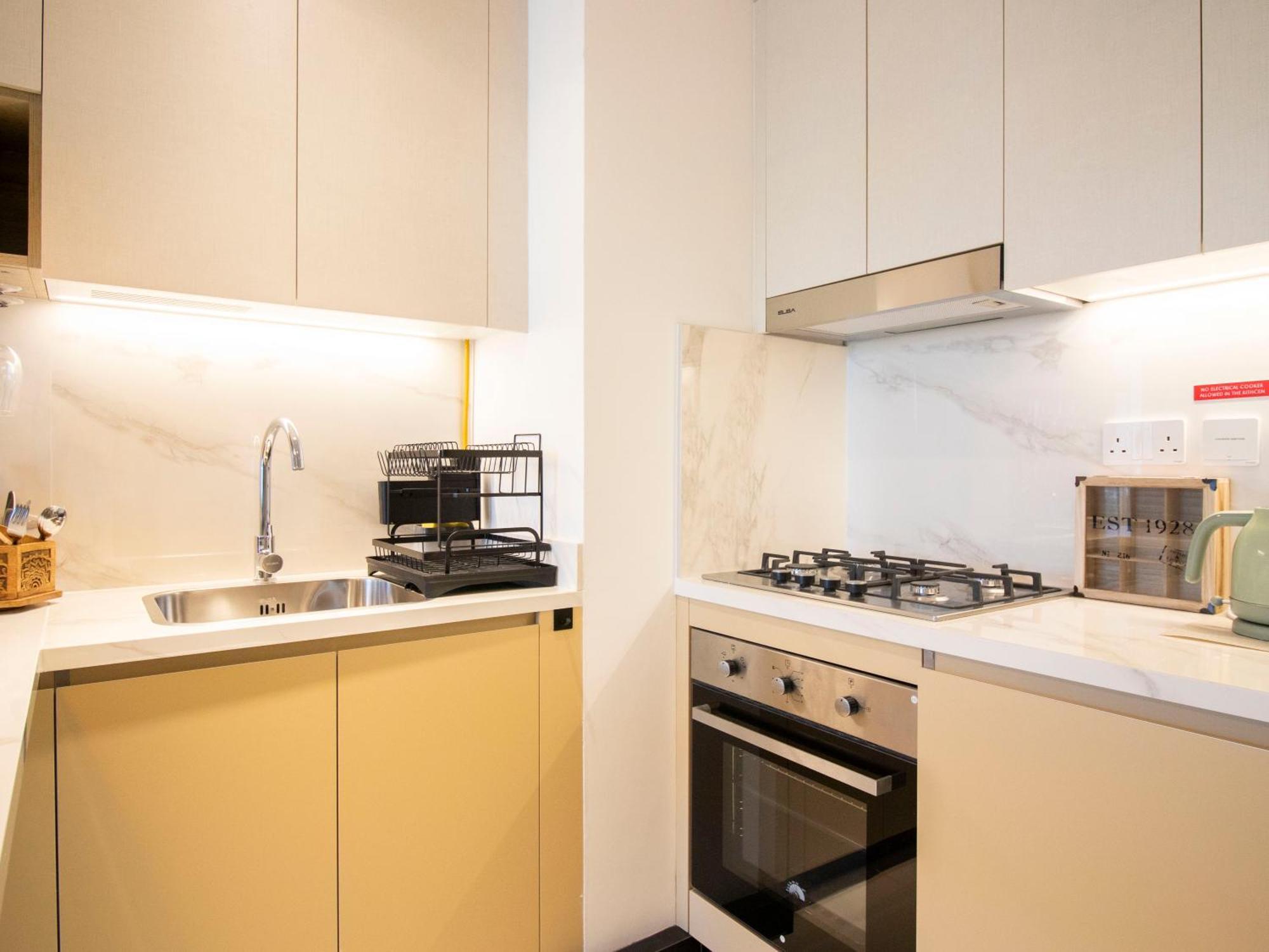 Apartment Luxury 1-bedroom Hideaway In Meydan Dubai