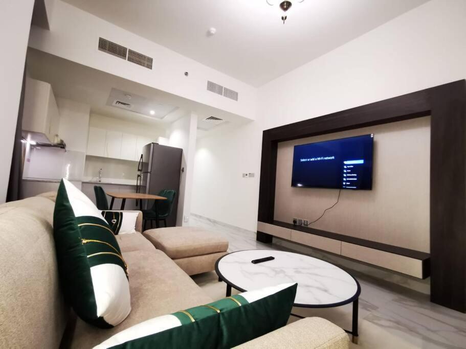 208 Amazing 2 Bedroom With Burj Khalifa & Canal View