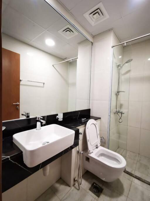 208 Amazing 2 Bedroom With Burj Khalifa & Canal View Dubai