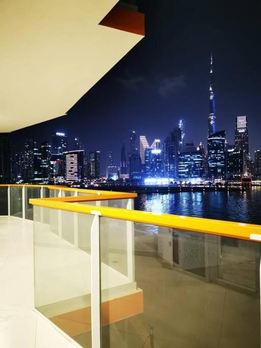 Holiday home 208 Amazing 2 Bedroom With Burj Khalifa & Canal View
