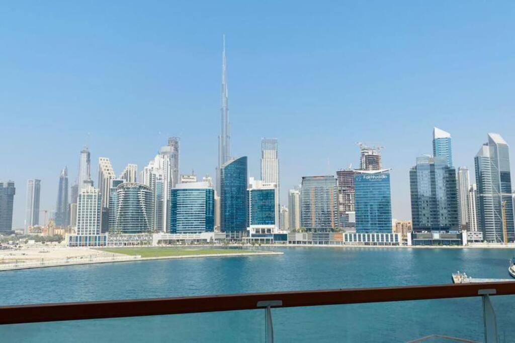 208 Amazing 2 Bedroom With Burj Khalifa & Canal View