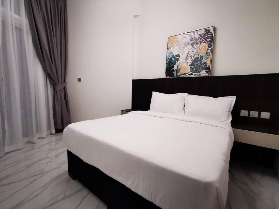 208 Amazing 2 Bedroom With Burj Khalifa & Canal View Dubai