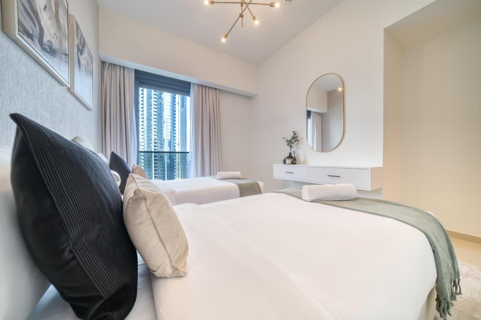 Apartment Downtown Luxury - Stunning Burj Khalifa View - 5 Minutes Walk To Mall *