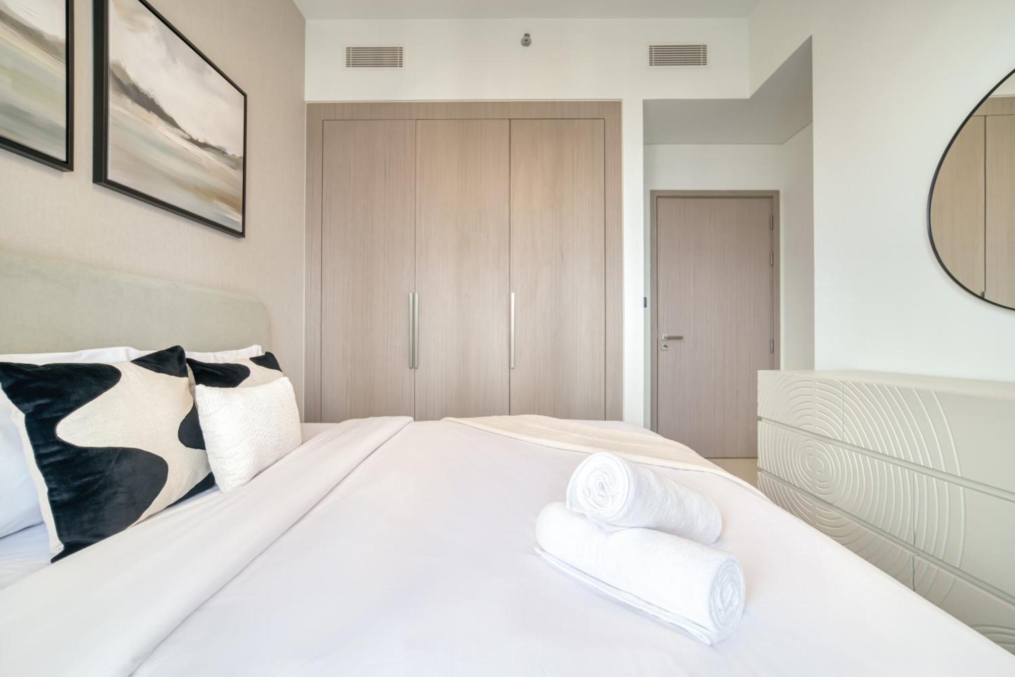 Downtown Luxury - Stunning Burj Khalifa View - 5 Minutes Walk To Mall