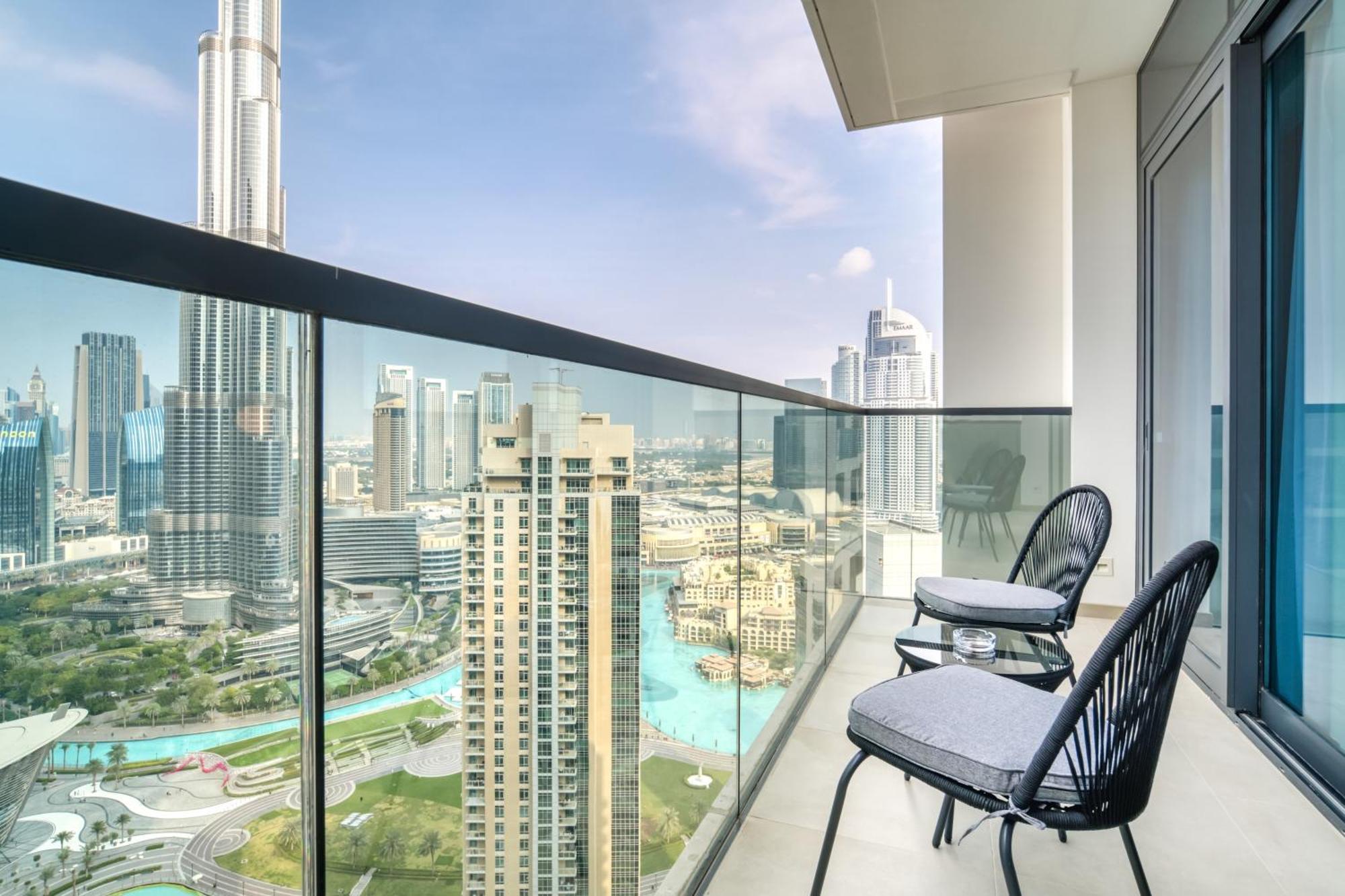 Downtown Luxury - Stunning Burj Khalifa View - 5 Minutes Walk To Mall
