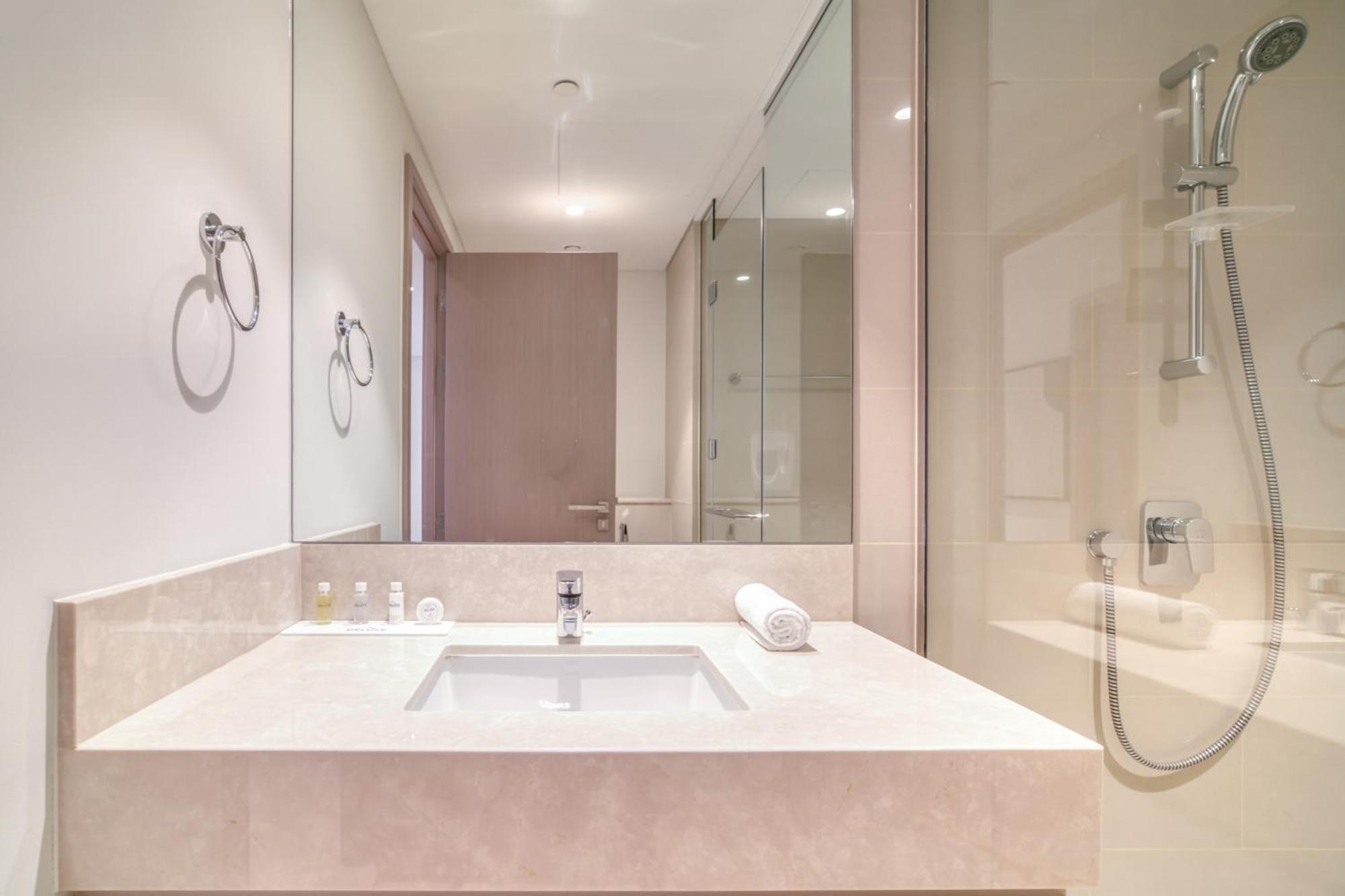 Apartment Downtown Luxury - Stunning Burj Khalifa View - 5 Minutes Walk To Mall