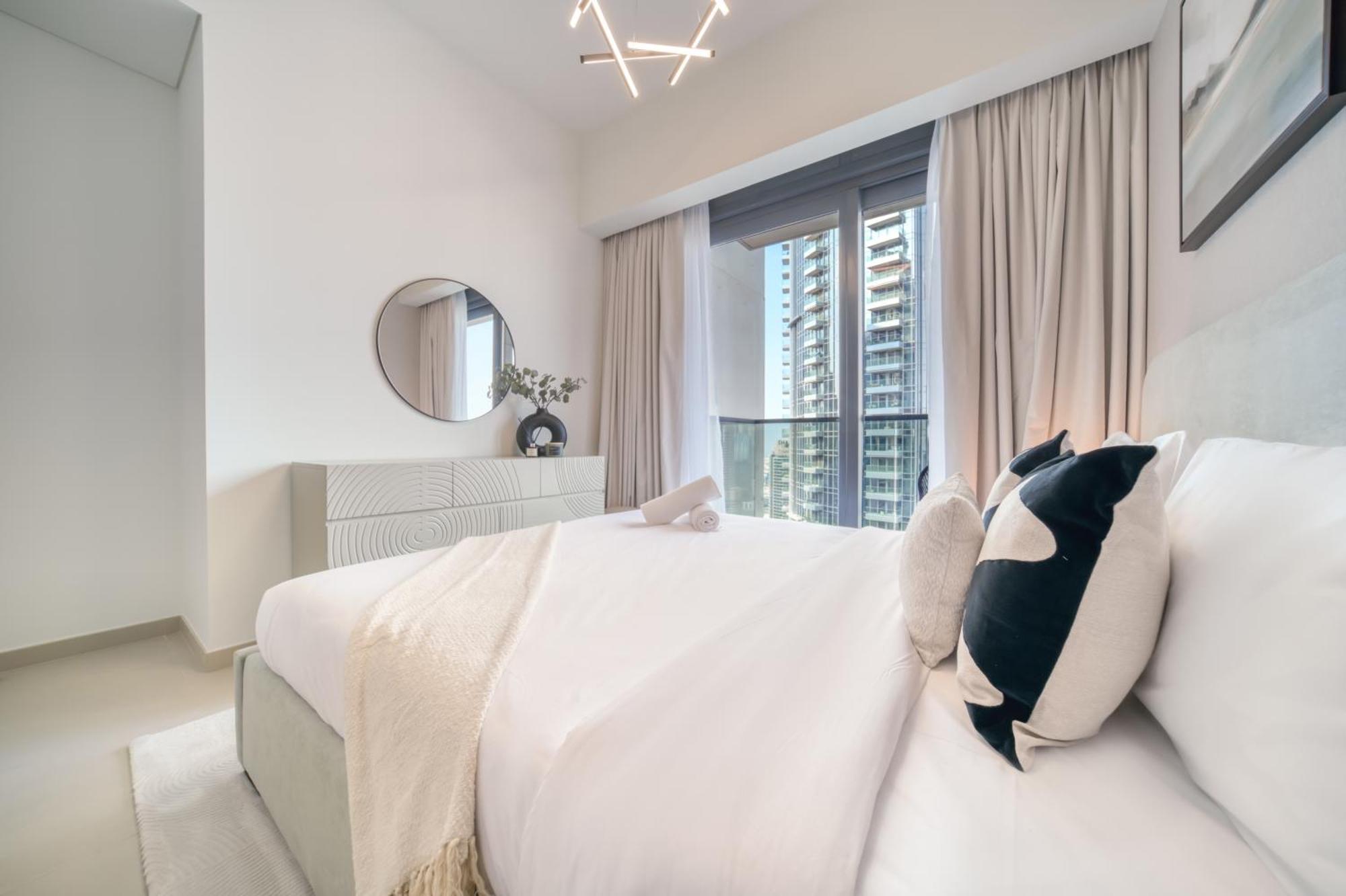 Downtown Luxury - Stunning Burj Khalifa View - 5 Minutes Walk To Mall